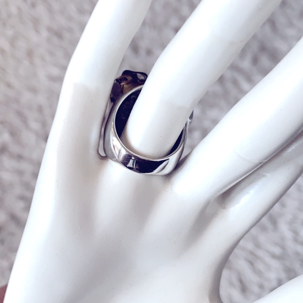 GUESS BLACK ROSE & BUTTERFLY STATEMENT RING SZ 8 - Picture 10 of 10